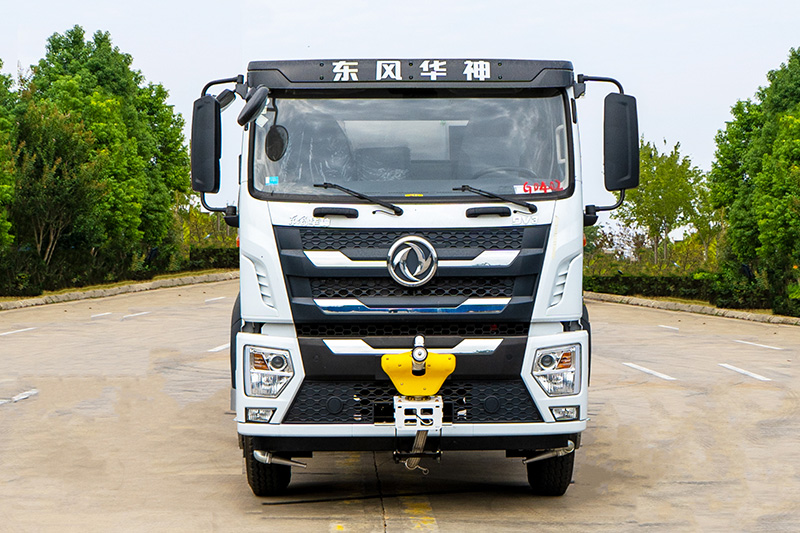 新款華神DV3 12方灑水車