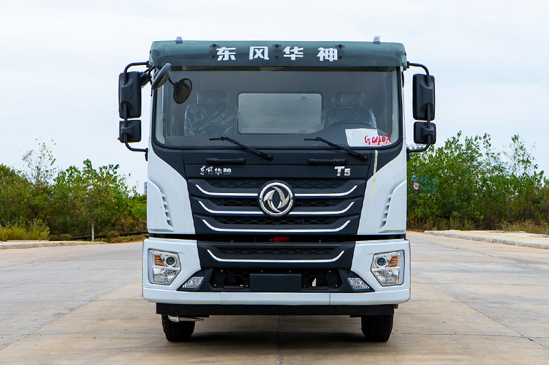 新款華神T5灑水車 12方
