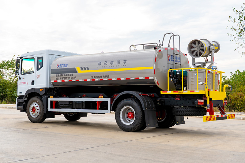 東風(fēng)D9 4500軸距 霧炮車 15.9方
