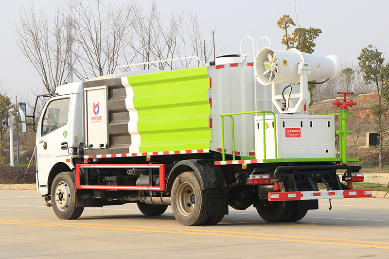 東風D7抑塵車（方罐）7.5方（霧炮30~40米）