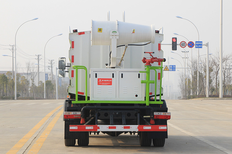 東風D7抑塵車（方罐）7.5方（霧炮30~40米）