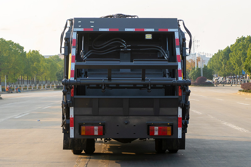 凱馬K3 23款商超 地下室壓縮垃圾車 4.5方