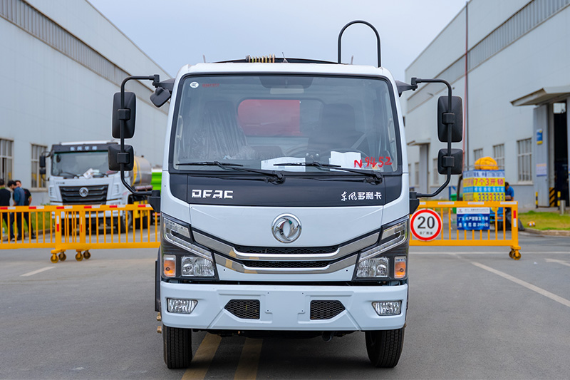 東風D6 23款壓縮式垃圾車 7方