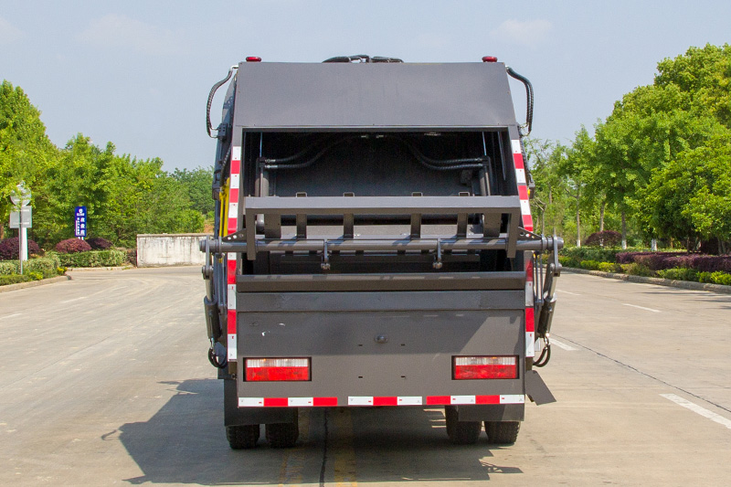 東風(fēng)F7 23款壓縮垃圾車  10方