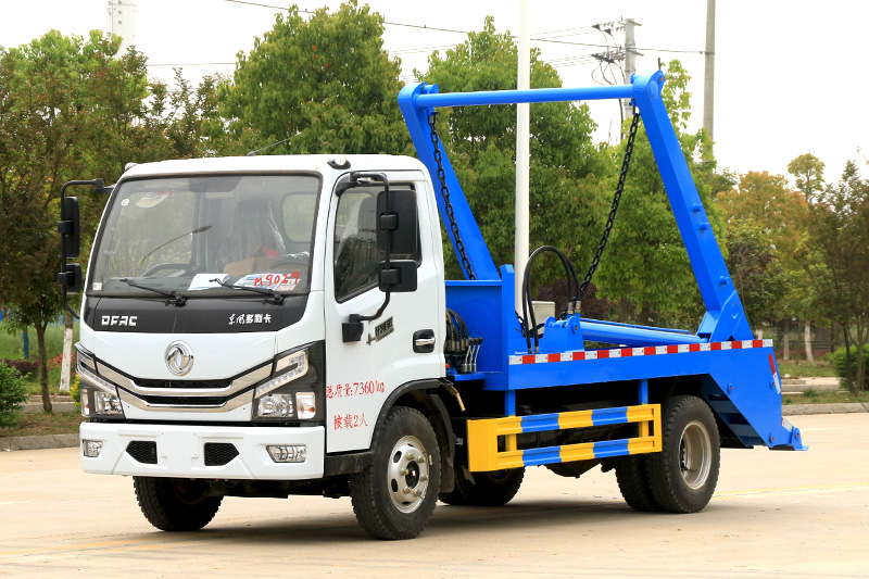 東風D6擺臂式垃圾車 4方垃圾箱
