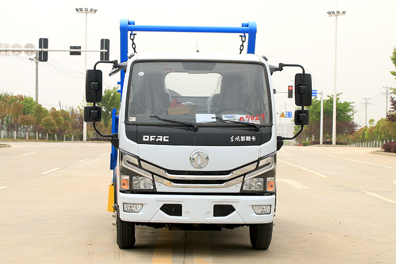 東風D6擺臂式垃圾車 4方垃圾箱