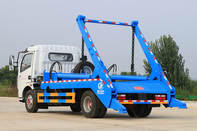 東風D7擺臂式垃圾車 6方垃圾箱