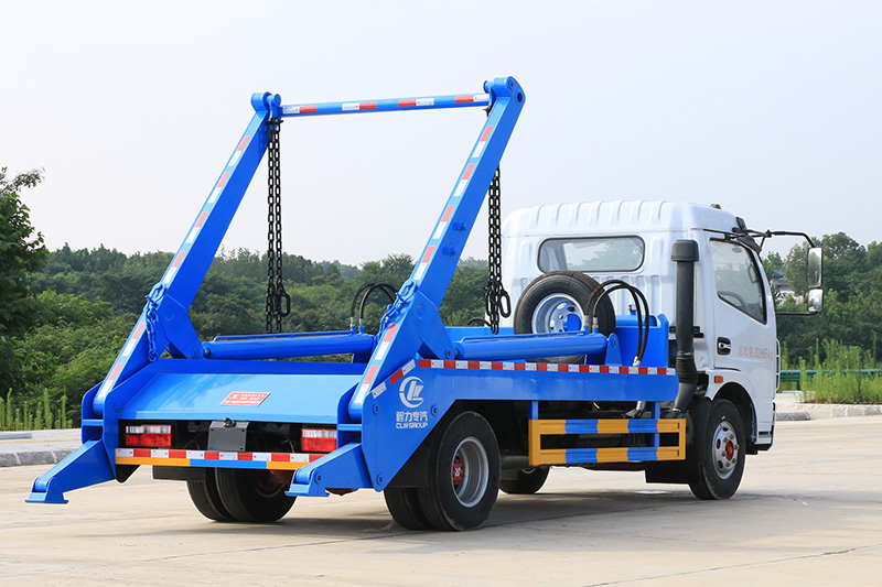 東風D7擺臂式垃圾車 6方垃圾箱