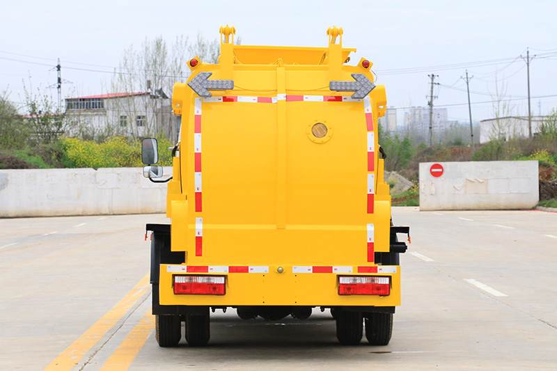 東風小多利卡餐廚垃圾車 6方-方罐