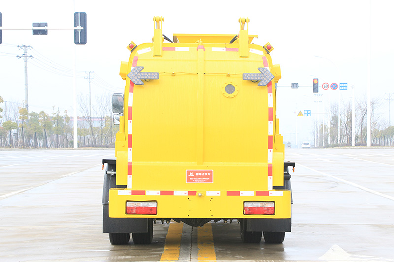 東風大多利卡餐廚垃圾車 8方-方罐