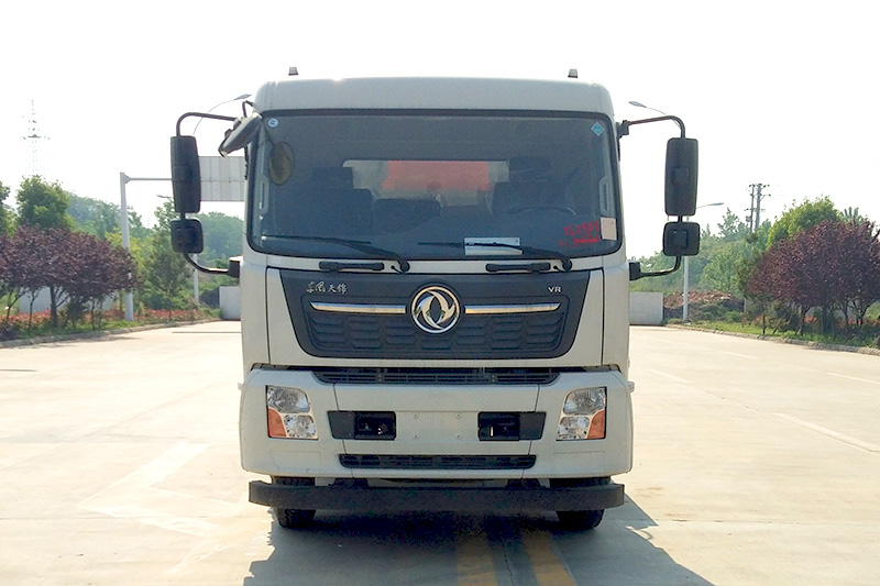 東風天錦餐廚垃圾車 9.5方-方罐