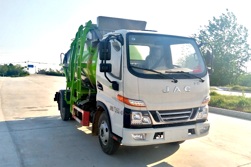 江淮駿鈴V3 餐廚垃圾車 4.5方-圓罐