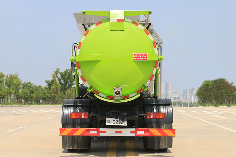 東風(fēng)華神KL5餐廚垃圾車 9方-圓罐