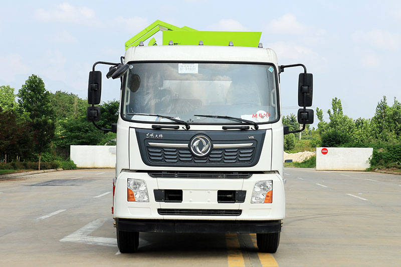 東風(fēng)天錦12方餐廚垃圾車（4700） 12方 圓罐