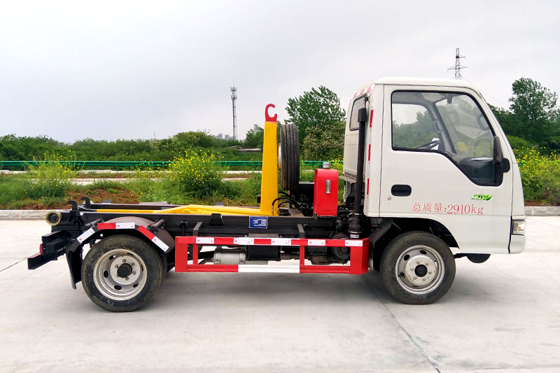 江淮康鈴勾臂垃圾車（汽油） 3方生活垃圾箱