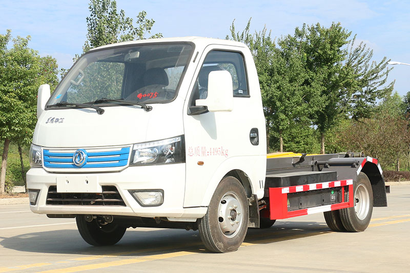 東風電動勾臂垃圾車 3方生活垃圾箱