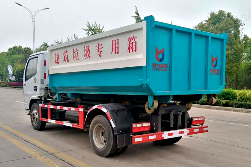 東風(fēng)小多利卡勾臂垃圾車（藍(lán)牌） 5方
