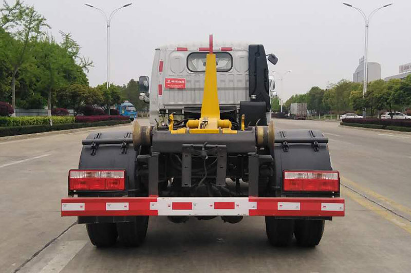 東風(fēng)小多利卡勾臂垃圾車（藍(lán)牌） 5方