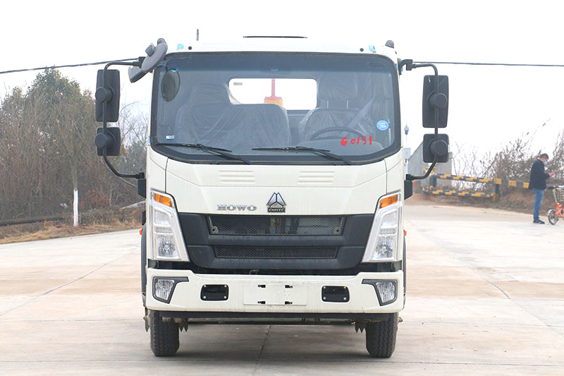 重汽豪曼套臂垃圾車 5方
