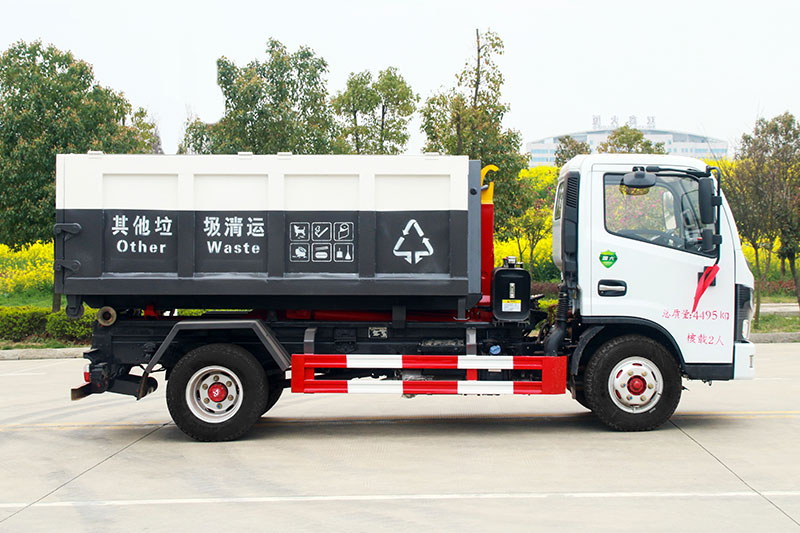 東風小多利卡D6套臂垃圾車 5方