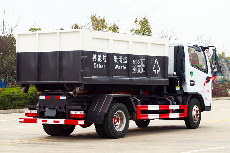 東風小多利卡D6套臂垃圾車 5方