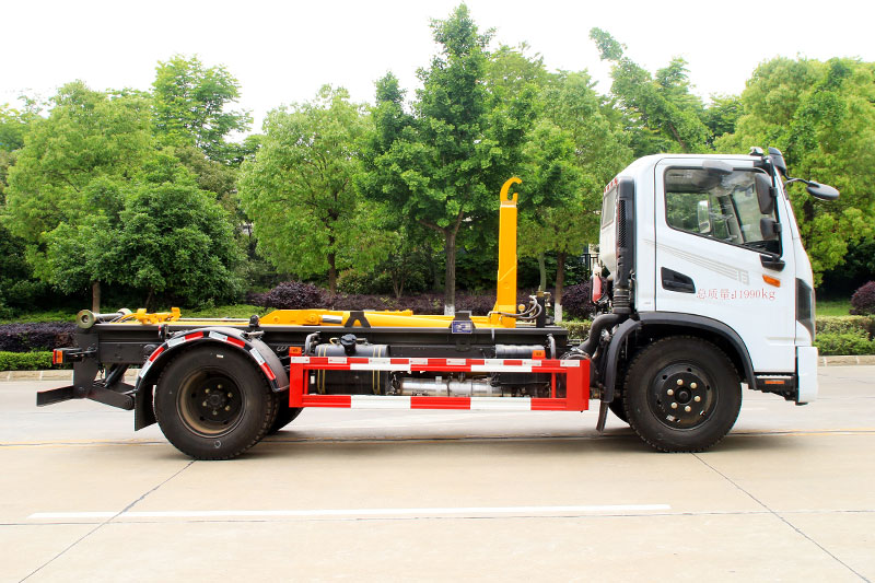 東風T3套臂垃圾車 7方建筑垃圾箱