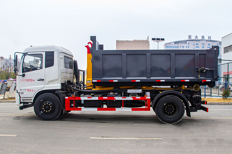 東風(fēng)天錦套臂垃圾車 12方