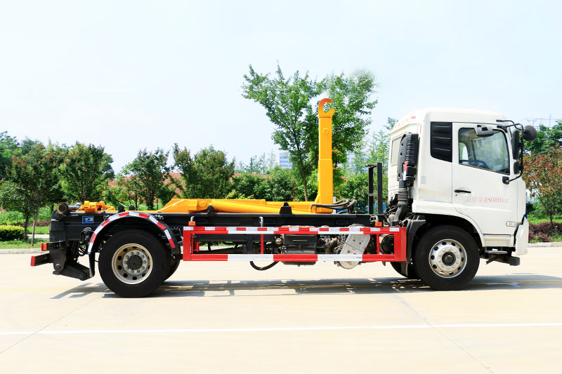 東風(fēng)天錦套臂垃圾車 12方