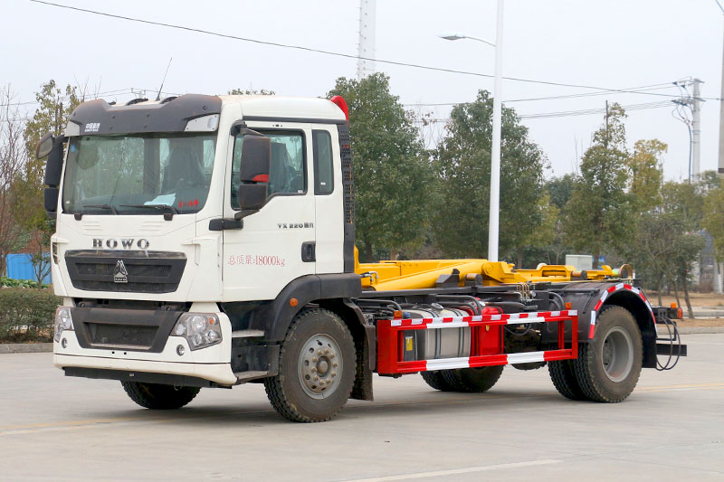 重汽豪沃套臂垃圾車 12方