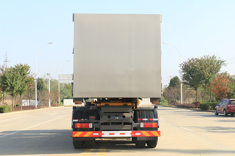 解放后雙橋套臂垃圾車 20方