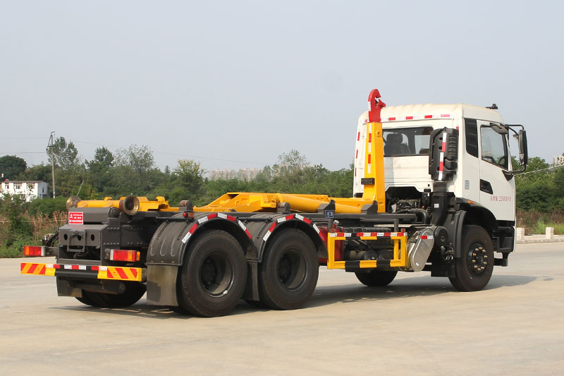 東風(fēng)天錦后雙橋套臂垃圾車 20方