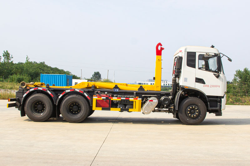 東風(fēng)天錦后雙橋套臂垃圾車 20方