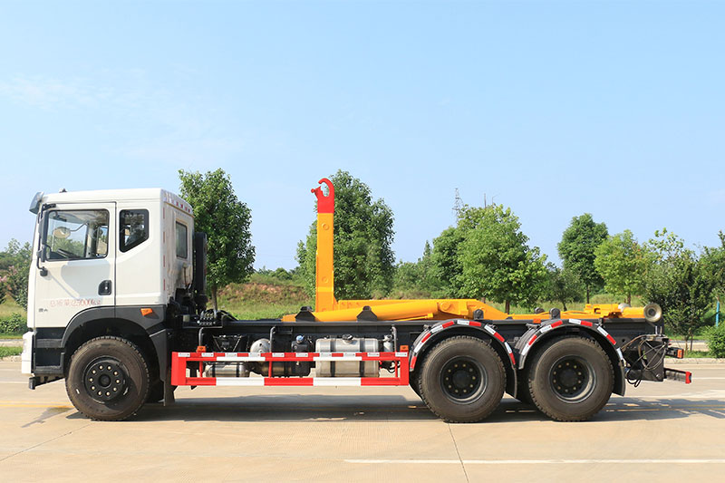 東風華神T5后雙橋套臂垃圾車 20方