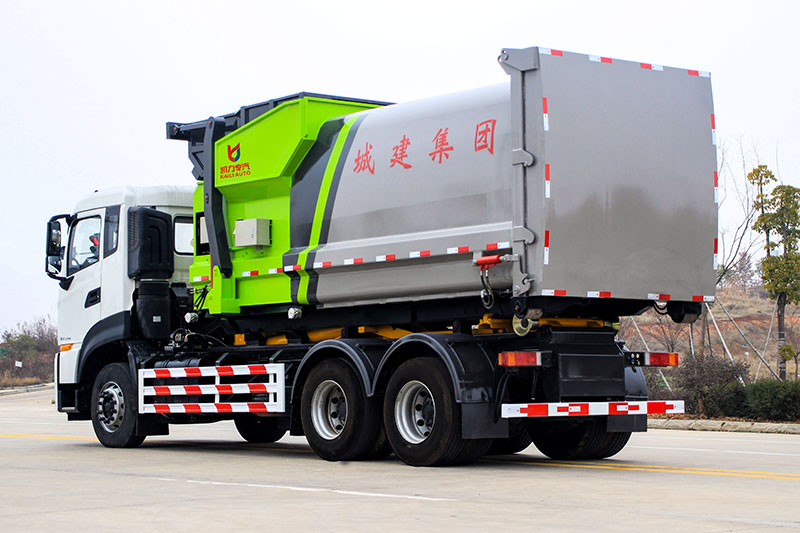 東風天龍后雙橋套臂垃圾車 20方