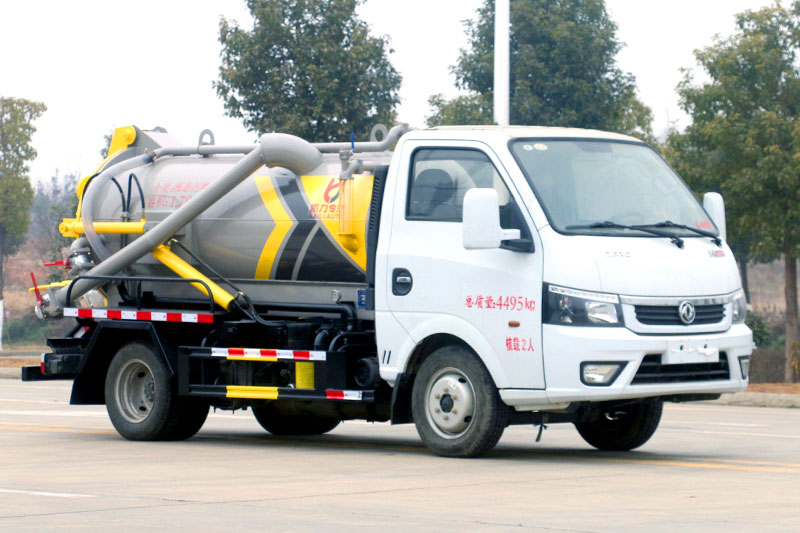 東風途逸吸污車 2方