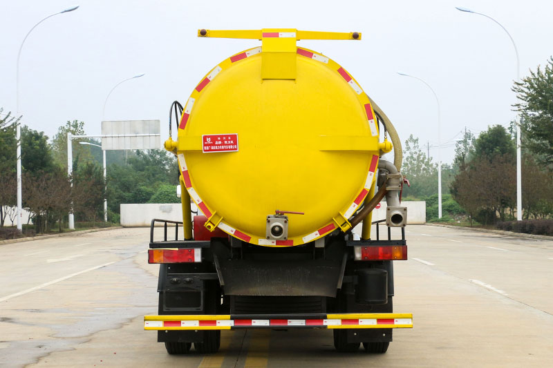 東風(fēng)華神T1吸污車 9.2方