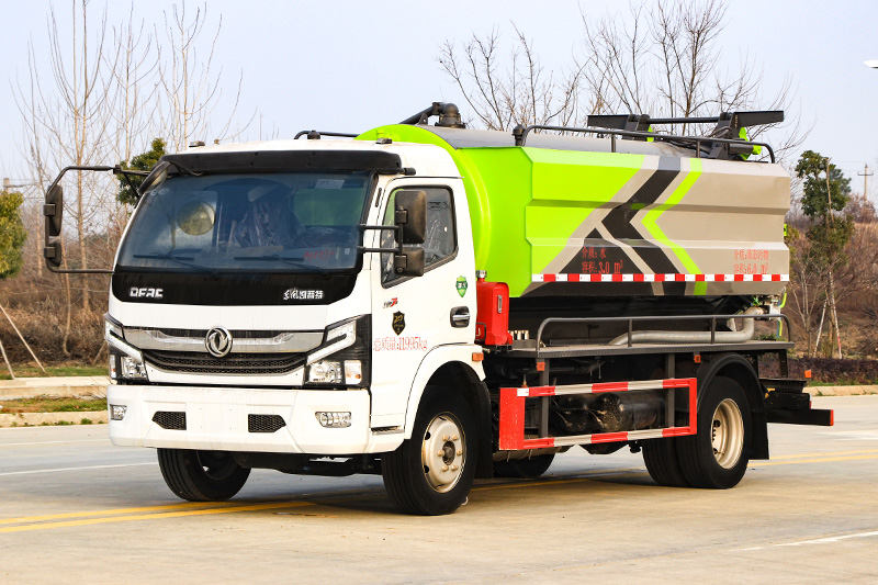 東風(fēng)大多利卡清洗吸污車（水箱邊掛） 3方清水箱7.5方污水箱
