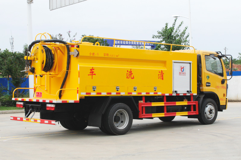 東風(fēng)D7高壓清洗車 6方