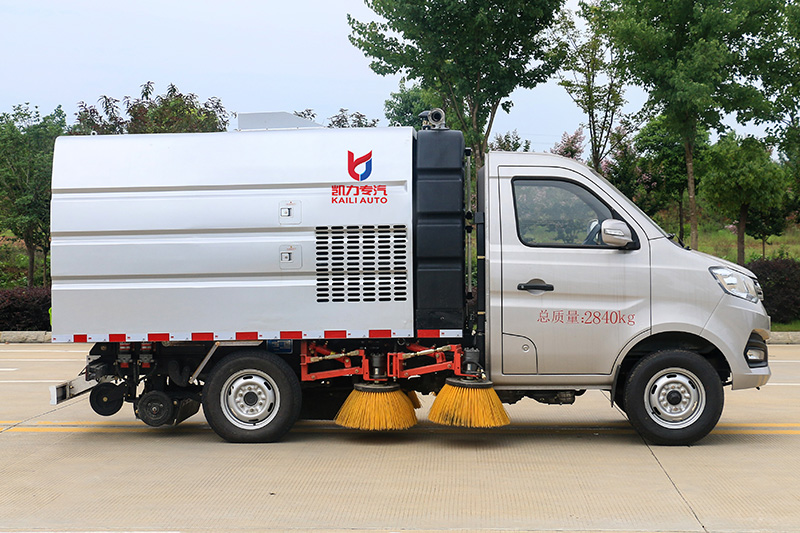 長安掃路車1.5方垃圾箱 0.5方清水箱