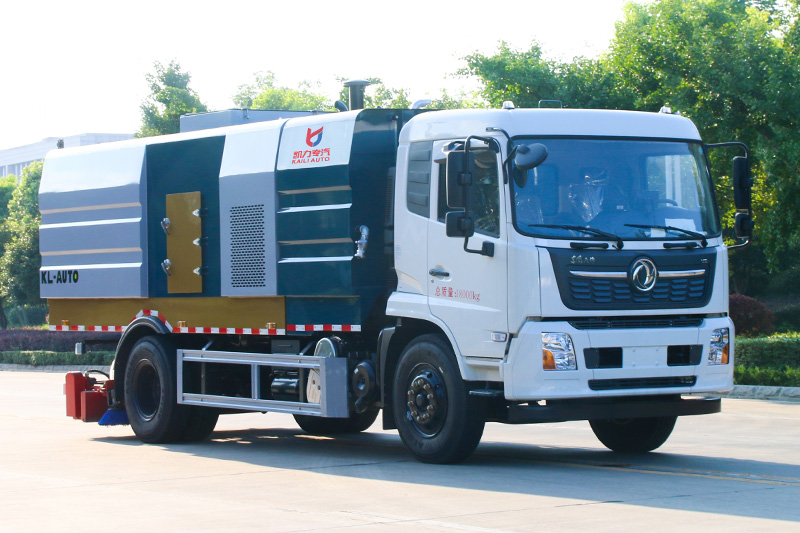 東風(fēng)天錦后置吸塵車(chē)  7方垃圾箱 3方清水箱