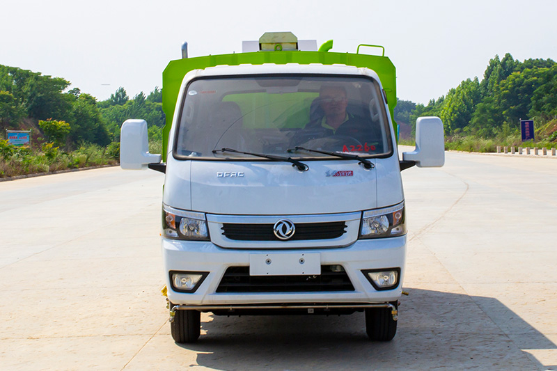 東風途逸洗掃車 2垃圾箱  2方清水箱
