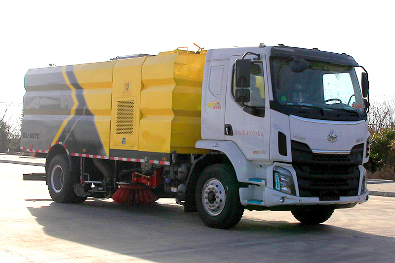 東風(fēng)柳汽洗掃車   7垃圾箱  9方清水箱