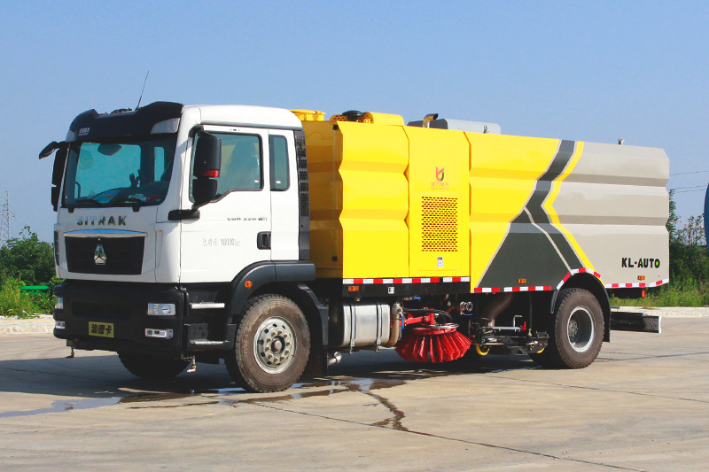 重汽汕德卡洗掃車   7垃圾箱  9方清水箱
