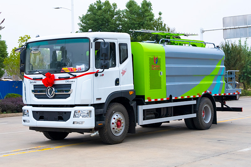 凱力風(fēng)-東風(fēng)多利卡D9光伏清洗車