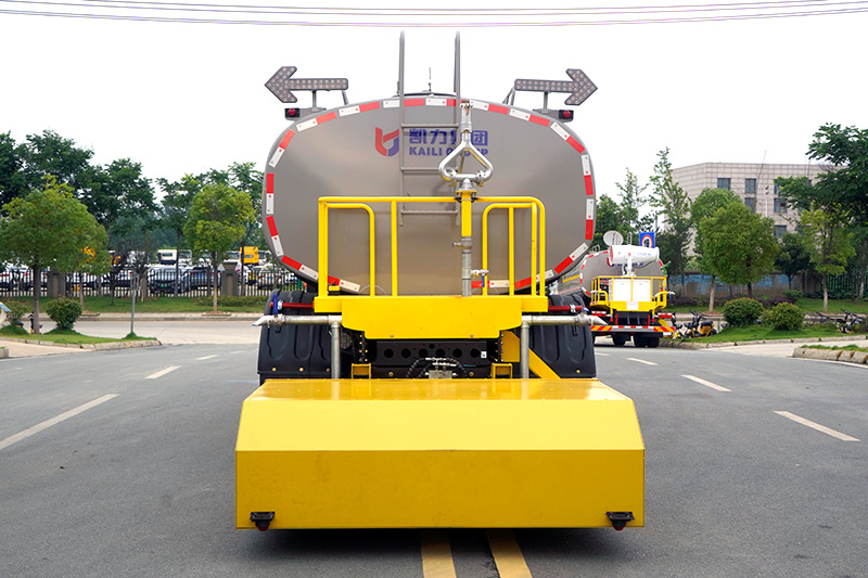 東風D9多功能防撞緩沖車