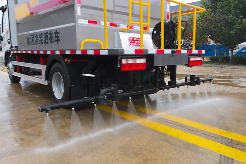 東風小多利卡水泥凈漿灑布車