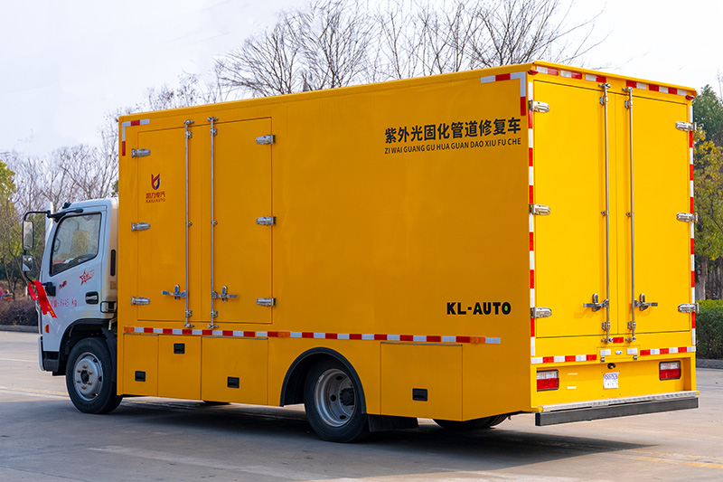 東風多利卡紫外光固化管道修復車