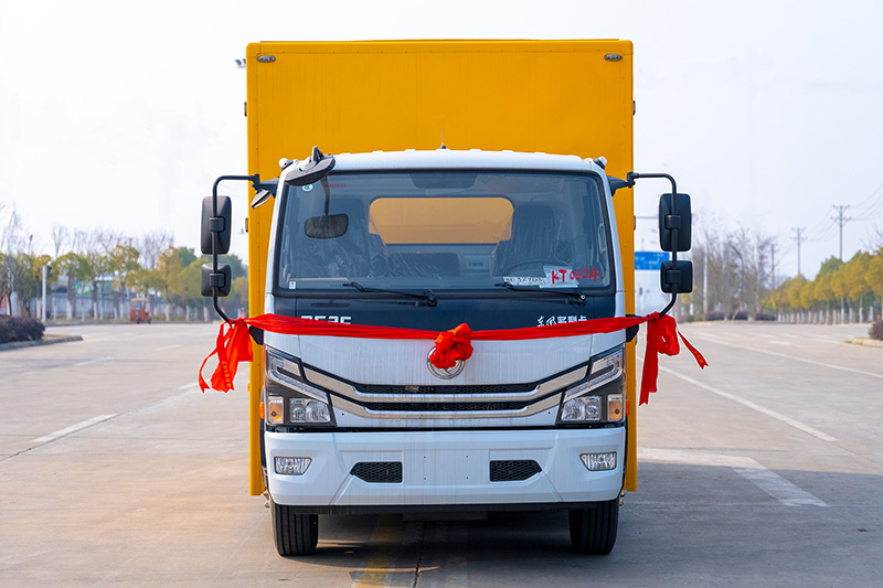 東風多利卡紫外光固化管道修復車